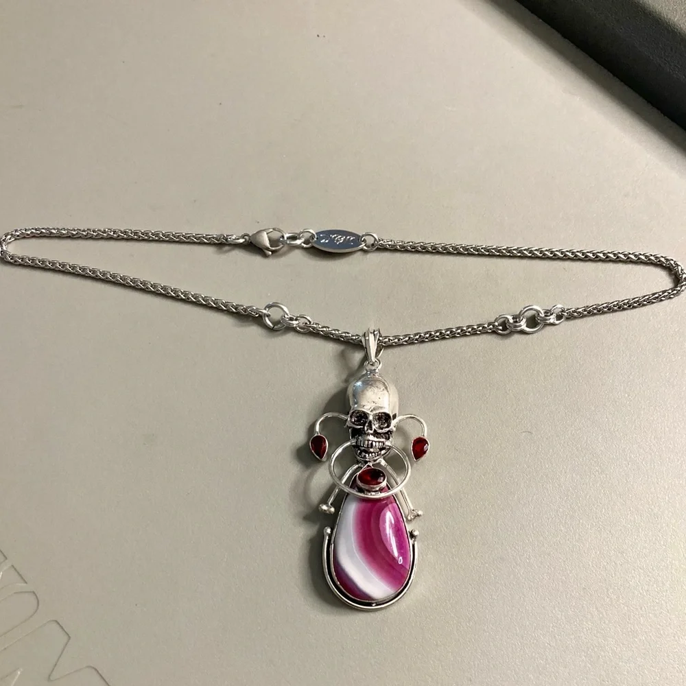 Genuine white & fuchsia pink agate & garnet gemstones skull boho goth necklace - Picture 10 of 11